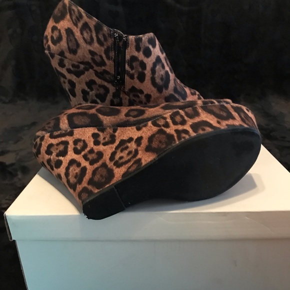 Olsenboye cheetah print wedges - Picture 3 of 6